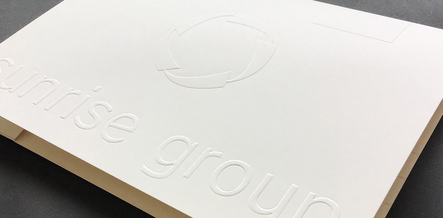 ポケットフォルダーエンボス加工