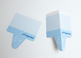 手に持つマスク　鶴見製作所様